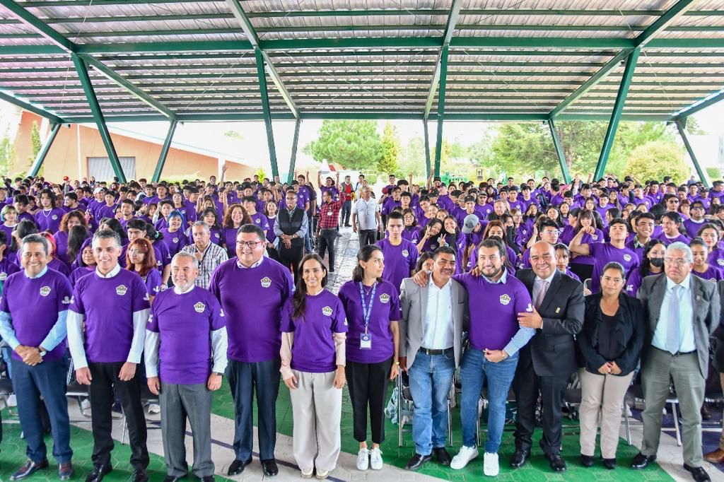 Asiste Salvador Santos Cedillo a la bienvenida de alumnos de nuevo ingreso de la UTT